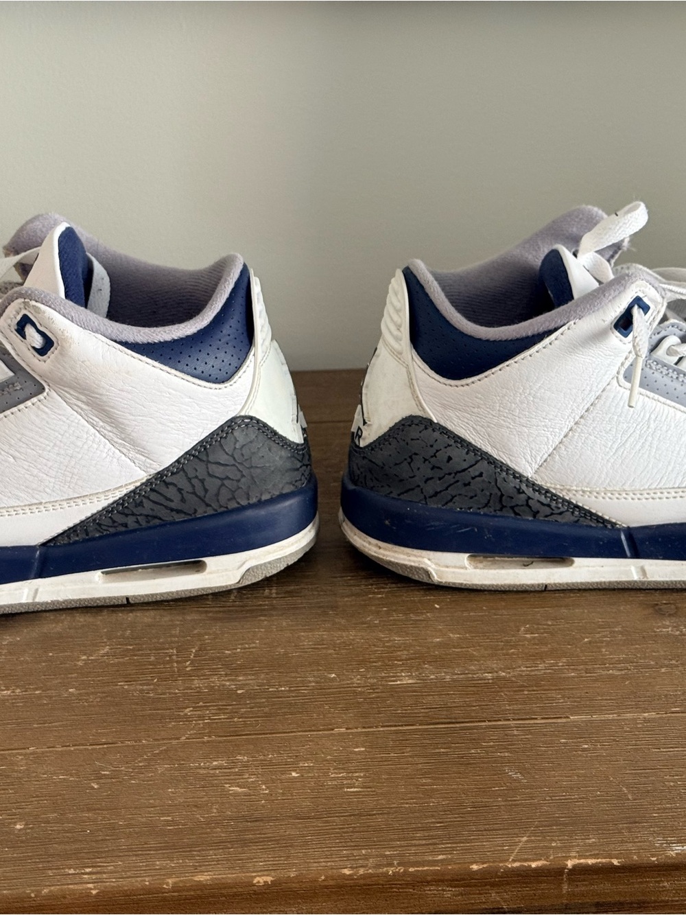 Jordan Kids White, Gray and Navy Retro 3 Sneakers - Picture 4 of 6